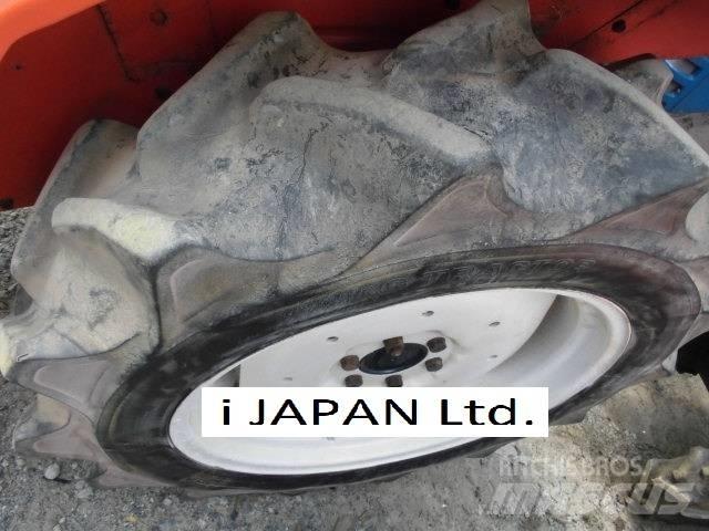 Kubota L 1-225 الجرارات