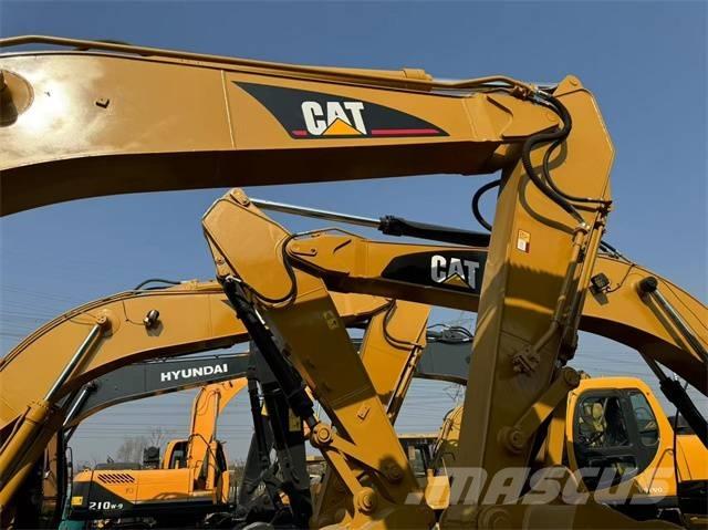 CAT 320 C L حفارات زحافة