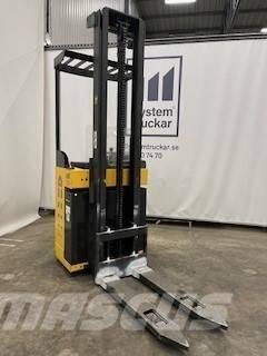 Atlet A/160STJN420 شاحنات مناولة ذاتية الدفع