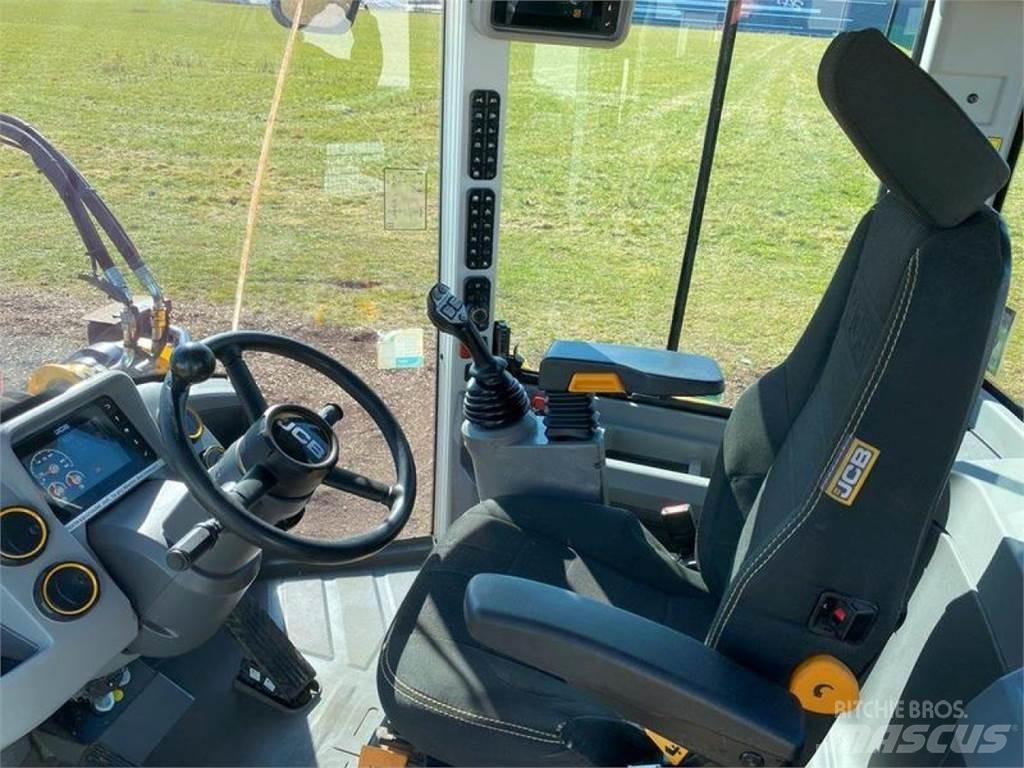 JCB 437 HT لوادر بعجل