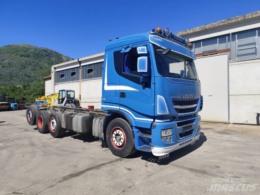 Iveco Stralis 320S50 شاحنات مسطحة / أوناش