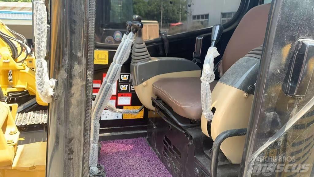 CAT 304 CR حفارات زحافة