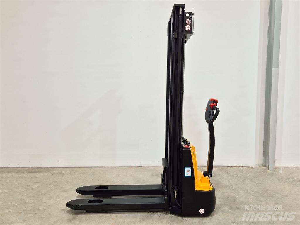  ESA121 2S360 معدات التكديس الجوالة