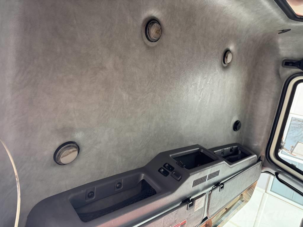 Mack GU813 شاحنات قلابة