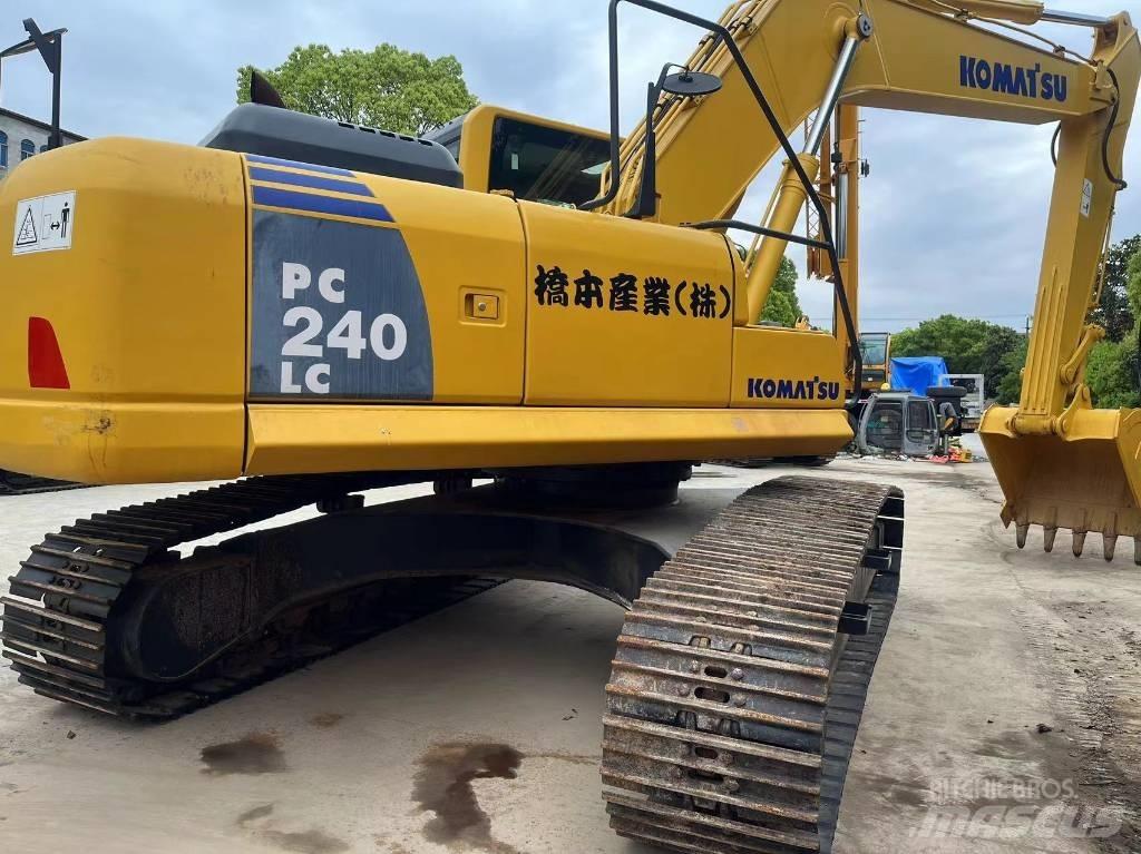Komatsu PC 240 LC-8 حفارات زحافة