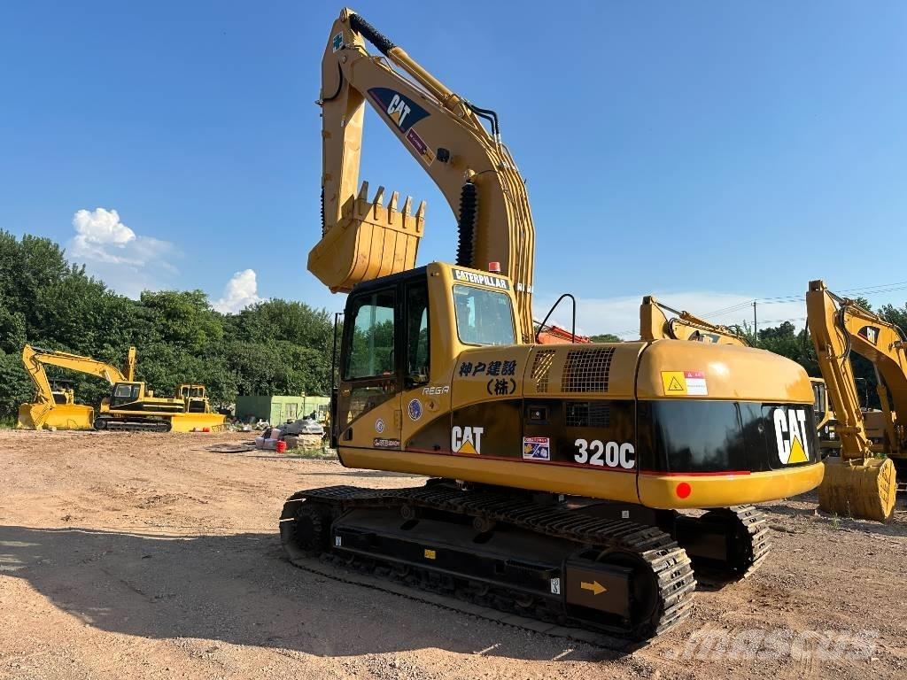 CAT 320C حفارات زحافة