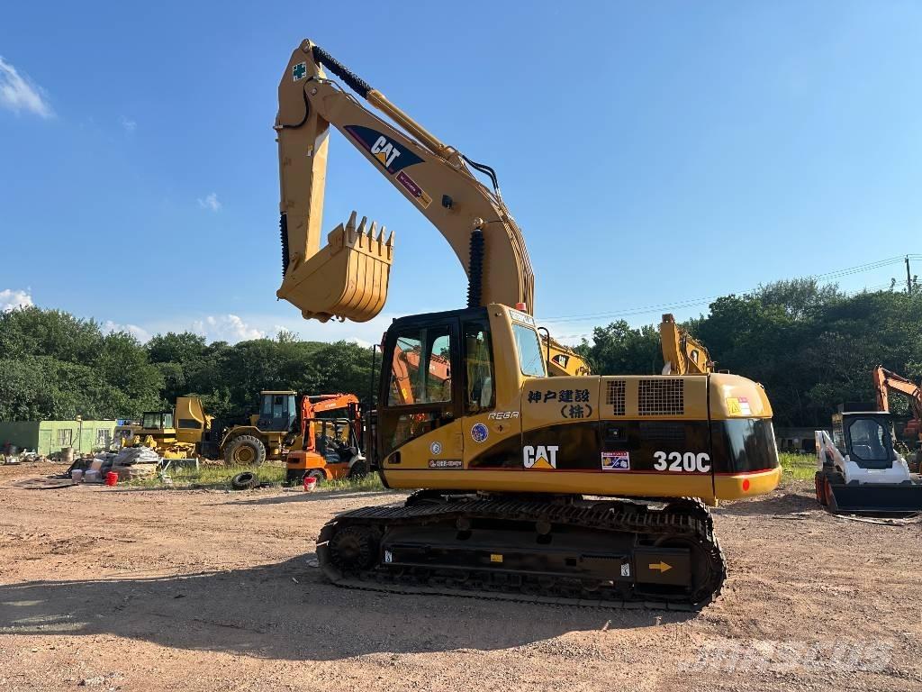 CAT 320C حفارات زحافة