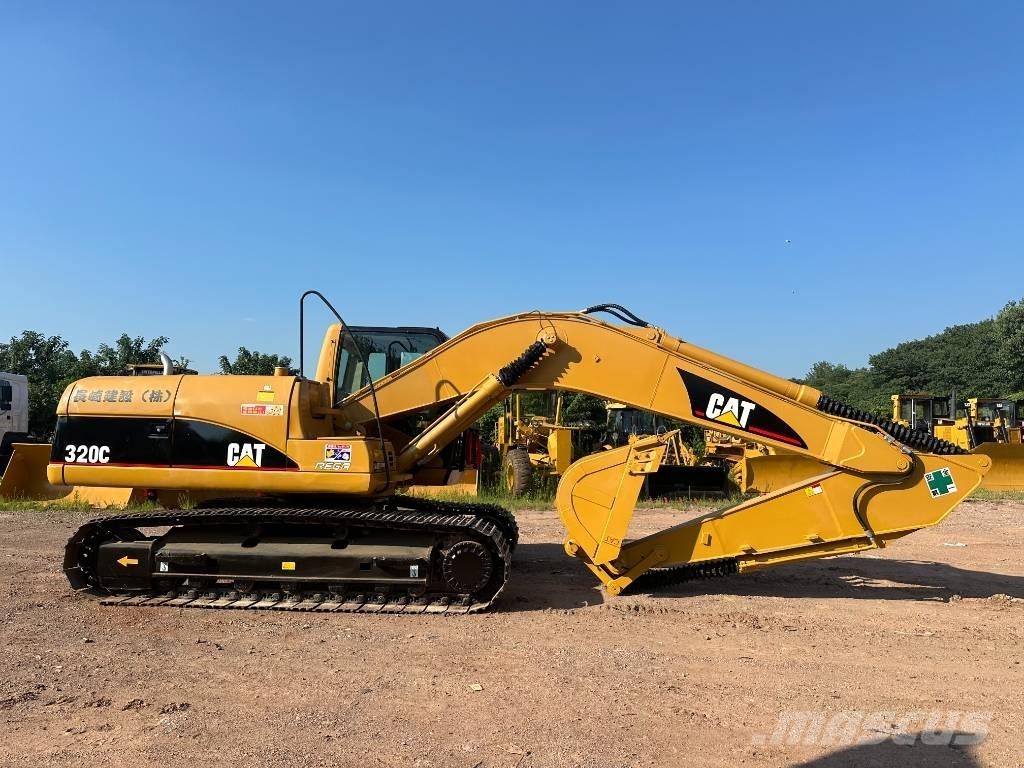 CAT 320C حفارات زحافة