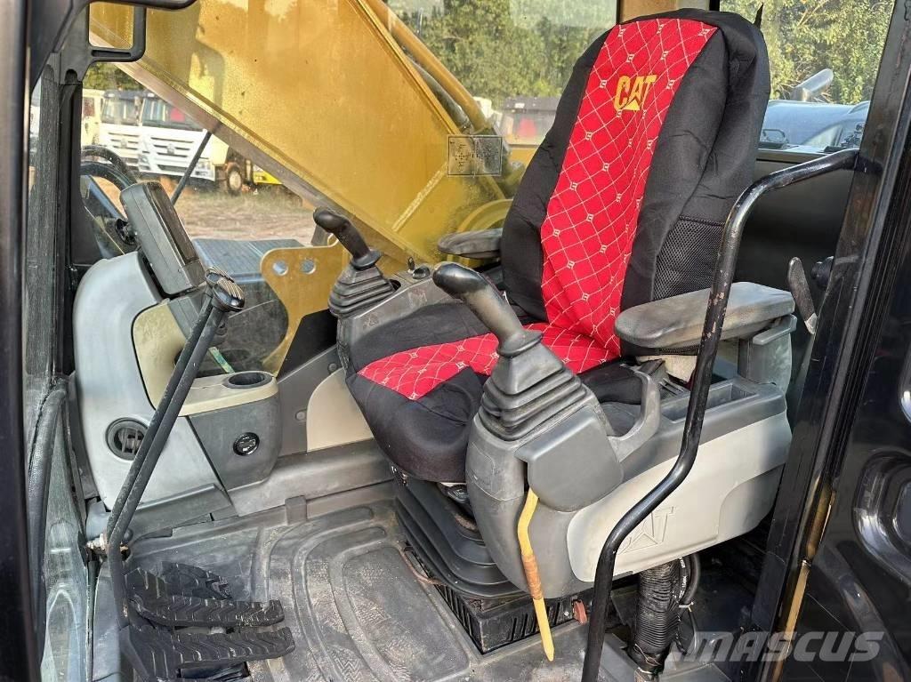 CAT 330DL حفارات زحافة