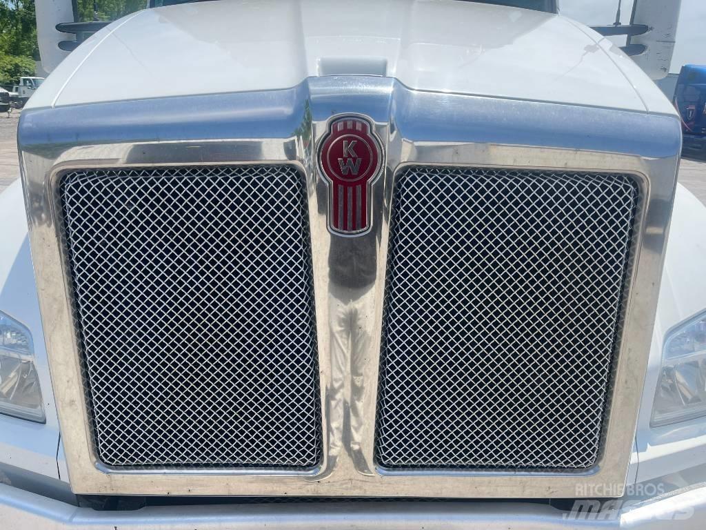 Kenworth T 880 وحدات الجر