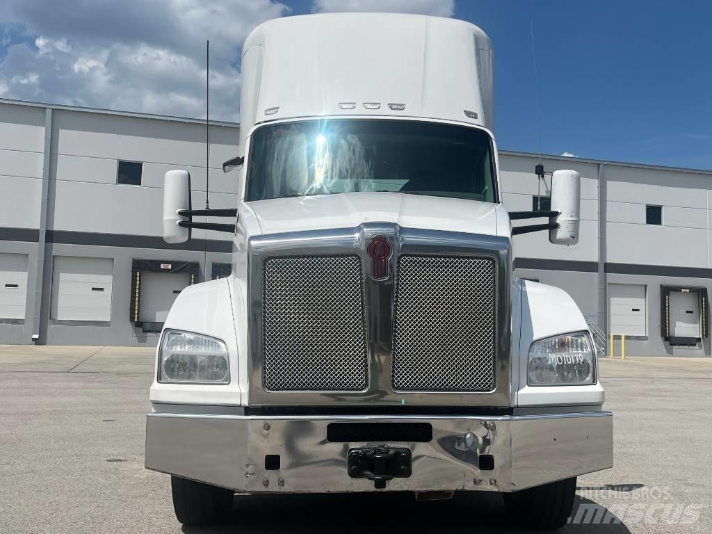 Kenworth T 880 وحدات الجر