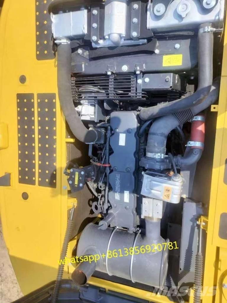 Komatsu PC 220-8 حفارات زحافة