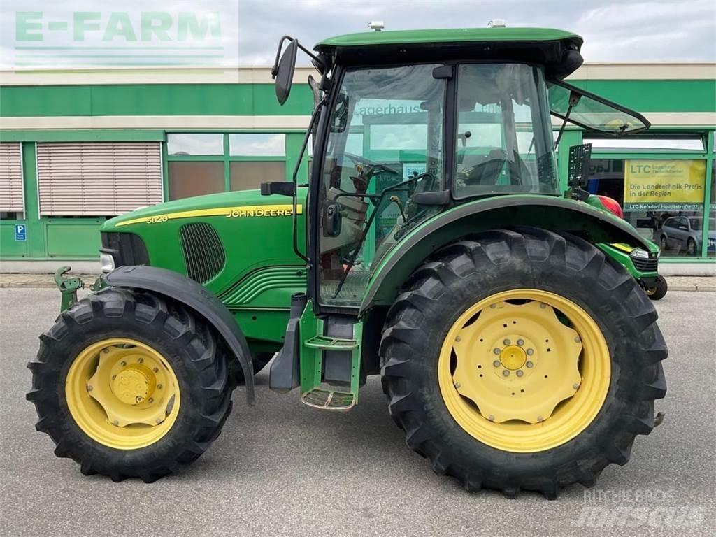 John Deere 5820 الجرارات
