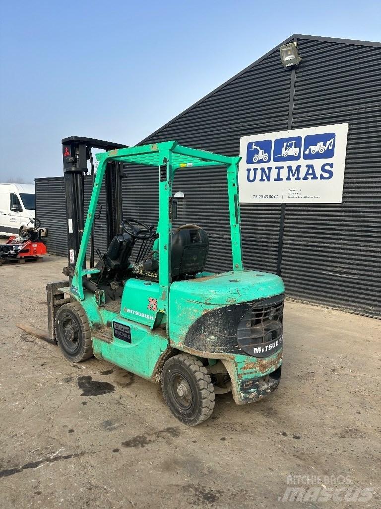 Mitsubishi FD 25 K شاحنات الديزل