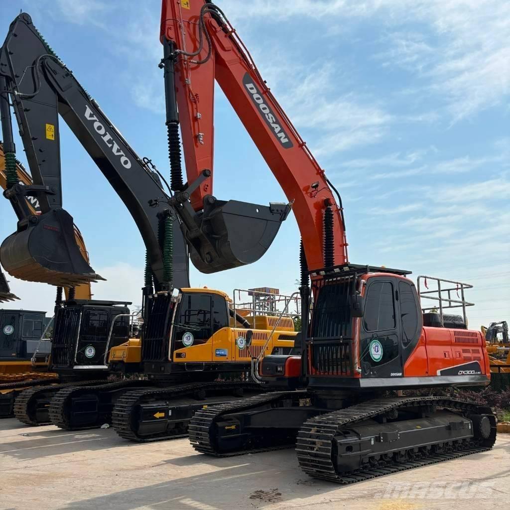 Doosan DX 300LC-9C حفارات زحافة