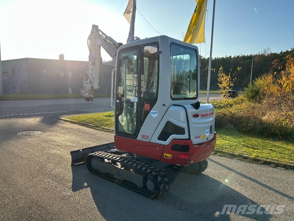 Takeuchi TB 225A V3 حفارات صغيرة أقل من 7 طن (حفارات صغيرة)