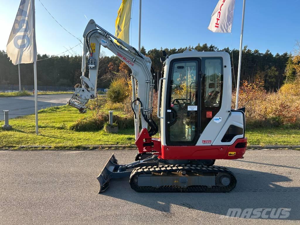 Takeuchi TB 225A V3 حفارات صغيرة أقل من 7 طن (حفارات صغيرة)