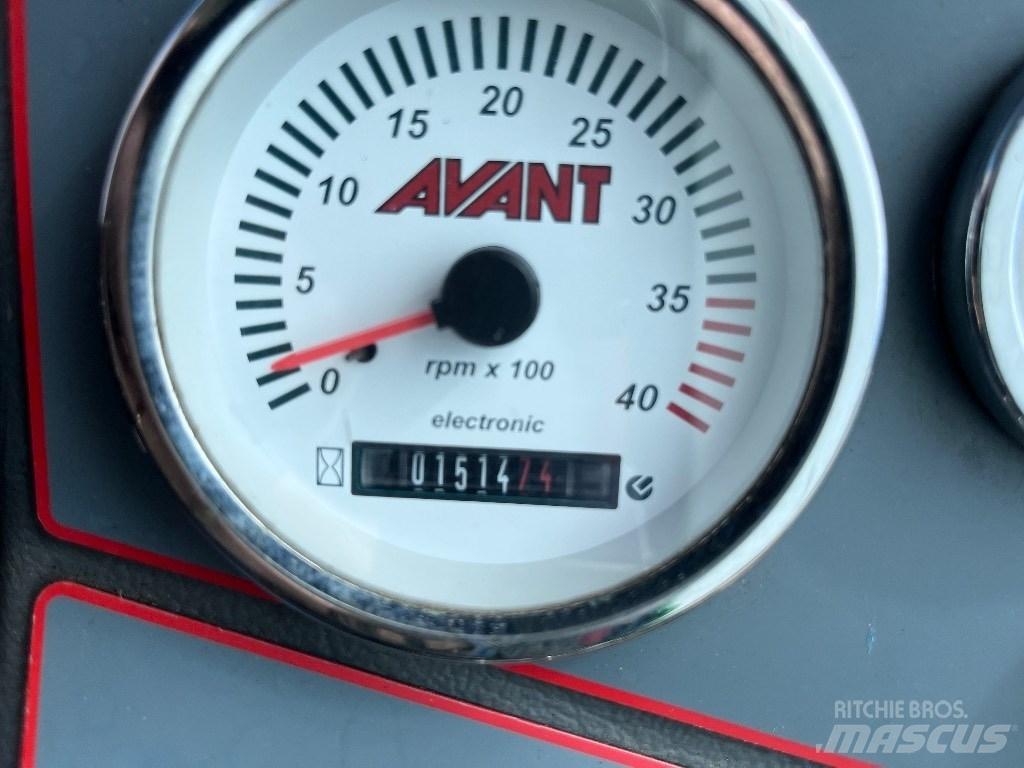 Avant 760 I لوادر متعددة الأغراض