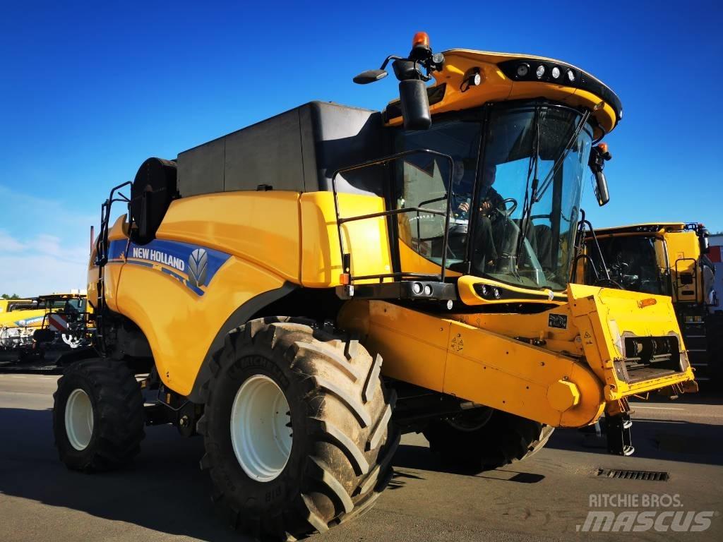 New Holland CX 8.90 حصادات