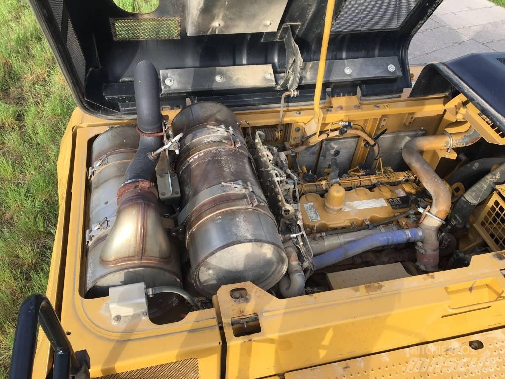 CAT 336F حفارات زحافة