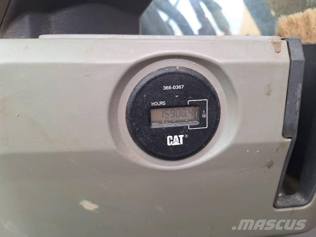 CAT 336F حفارات زحافة