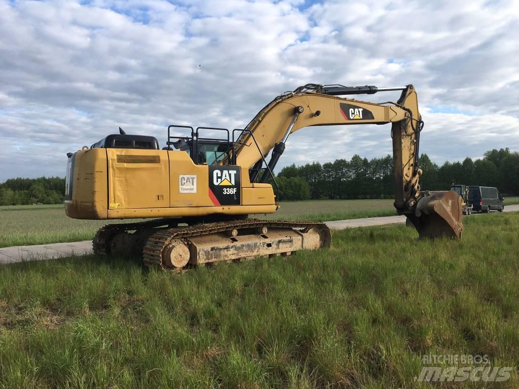 CAT 336F حفارات زحافة