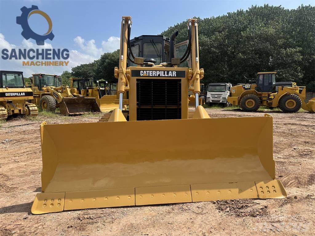 CAT D 6 G بلدوزرات مجنزرة