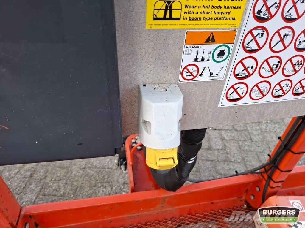 SkyJack SJ85 AJ رافعات سلة مفصلية