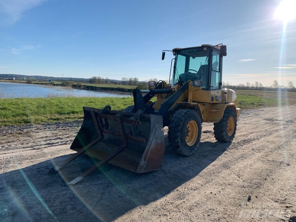 Volvo L 30 G لوادر بعجل