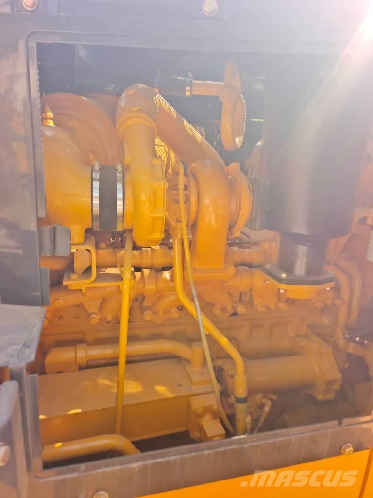 Shantui SD 22 بلدوزرات مجنزرة