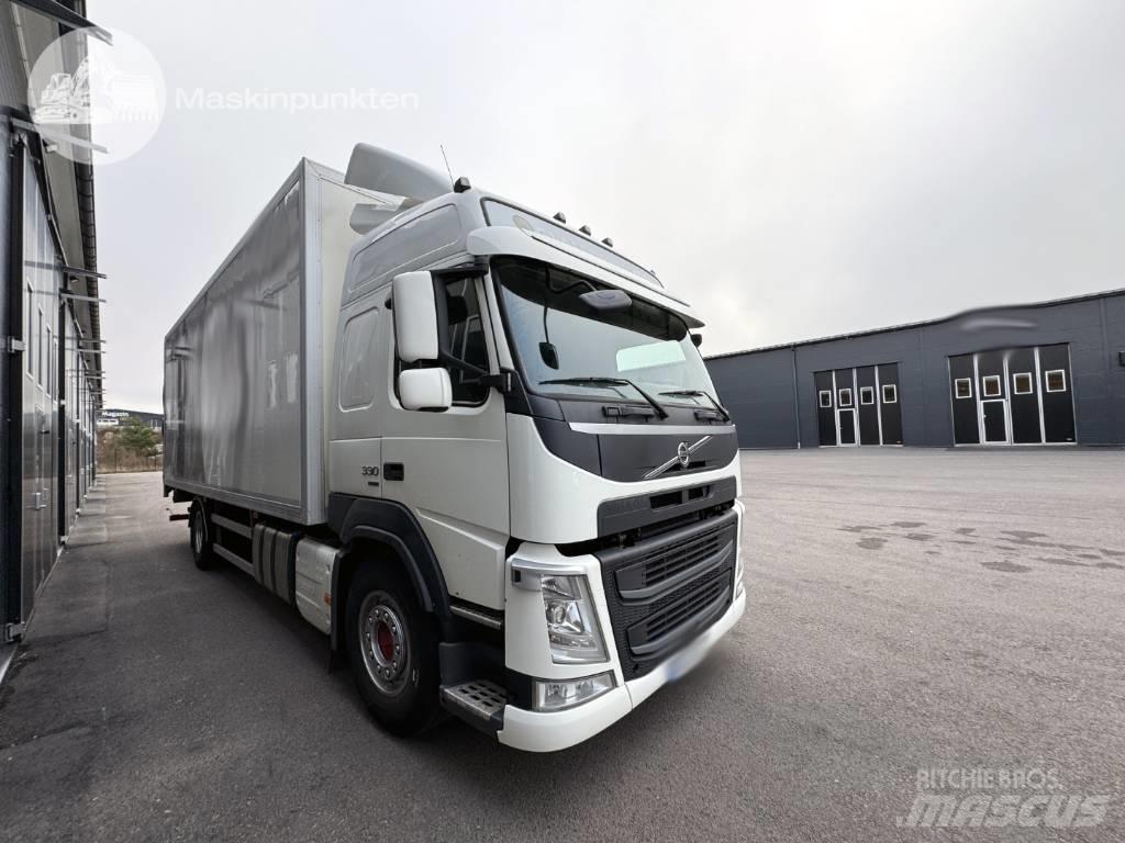 Volvo FM 330 شاحنات ذات هيكل صندوقي