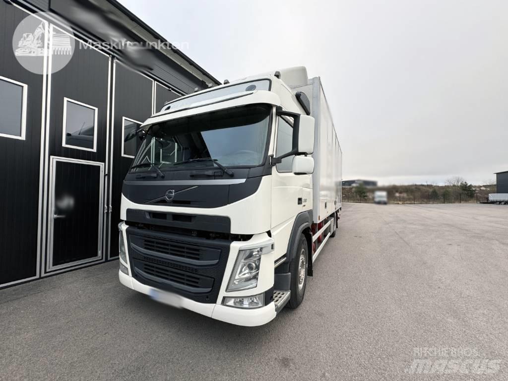 Volvo FM 330 شاحنات ذات هيكل صندوقي