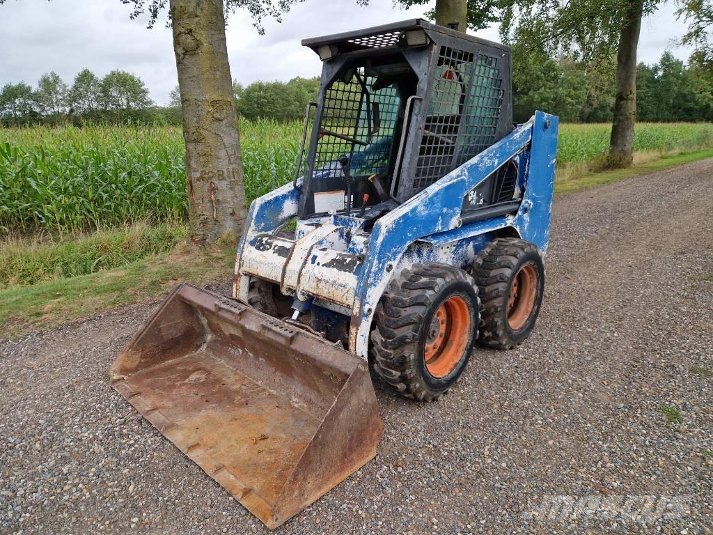 Bobcat 753 لوادر انزلاقية التوجيه