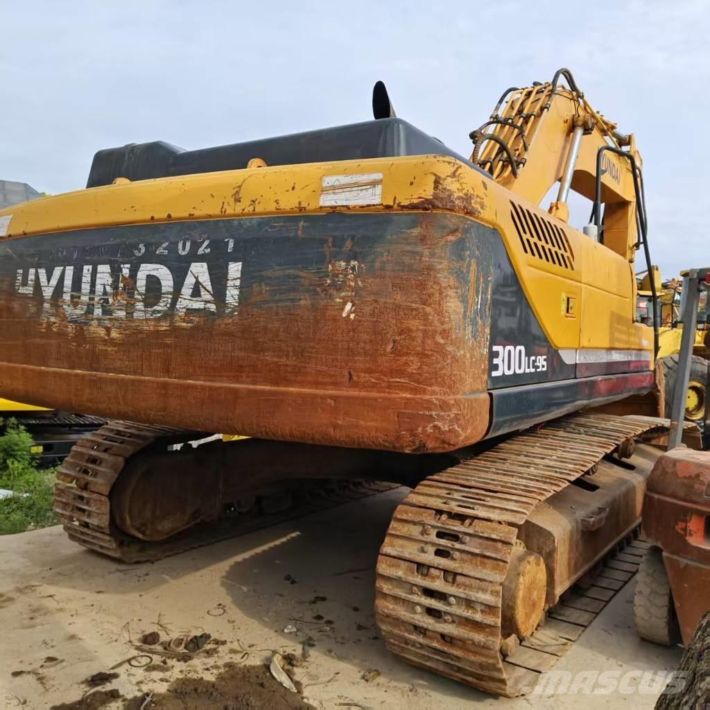 Hyundai R300LC حفارات زحافة