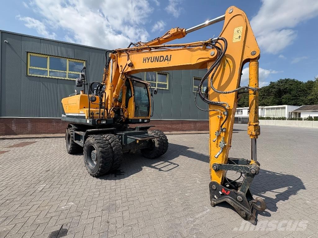 Hyundai 160W9-A حفارات بعجل
