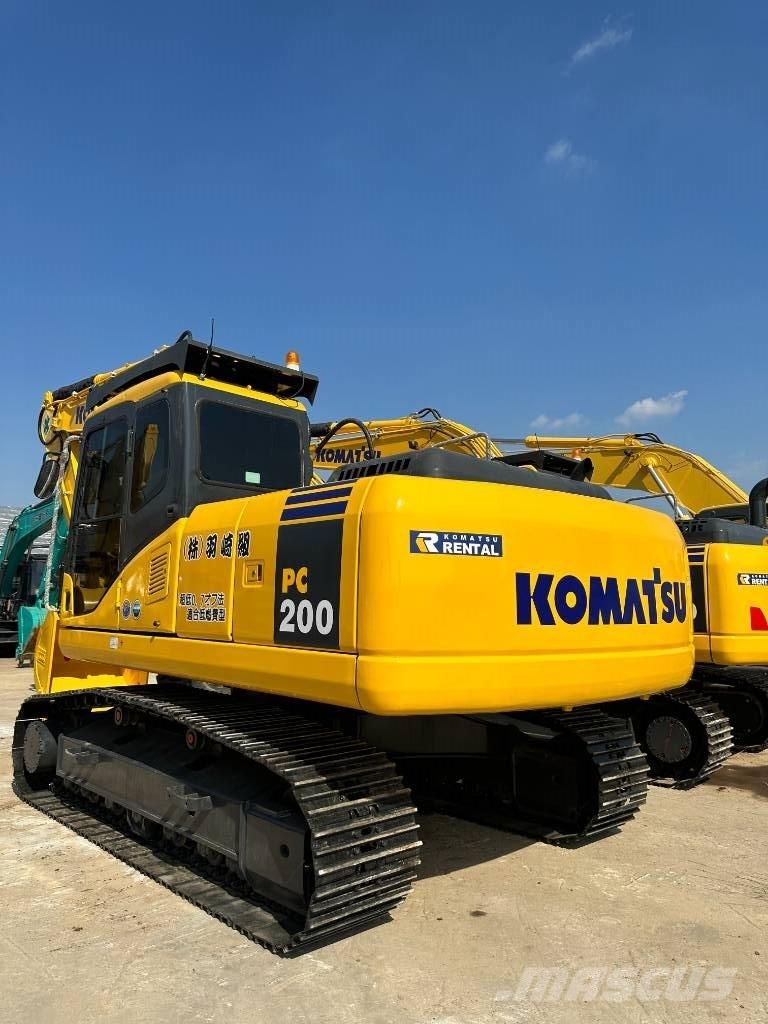 Komatsu PC 220-7 حفارات زحافة