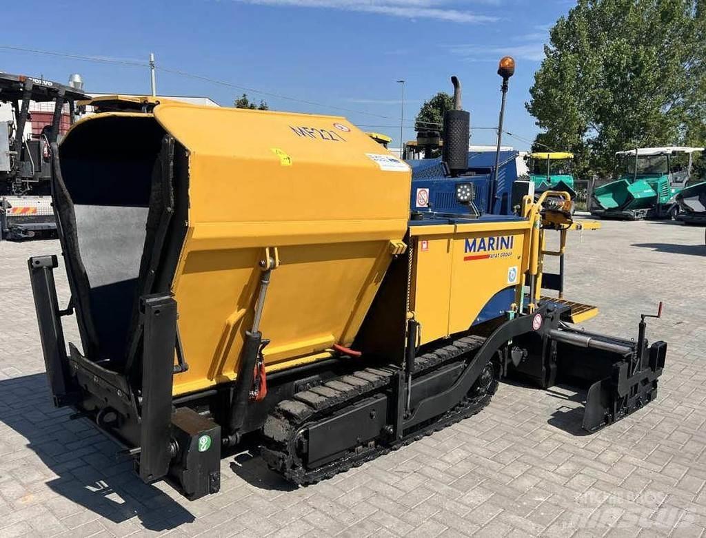 Marini MF 221 معدات السفلتة