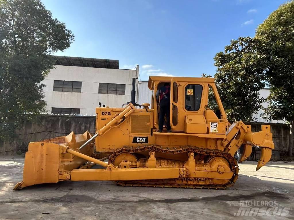 CAT D 7 G معدات تمهيد الطرق