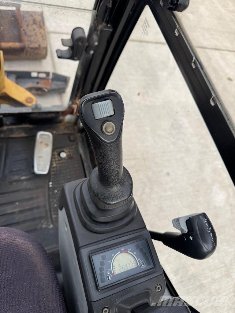 CAT 301.7 D حفارات صغيرة أقل من 7 طن (حفارات صغيرة)