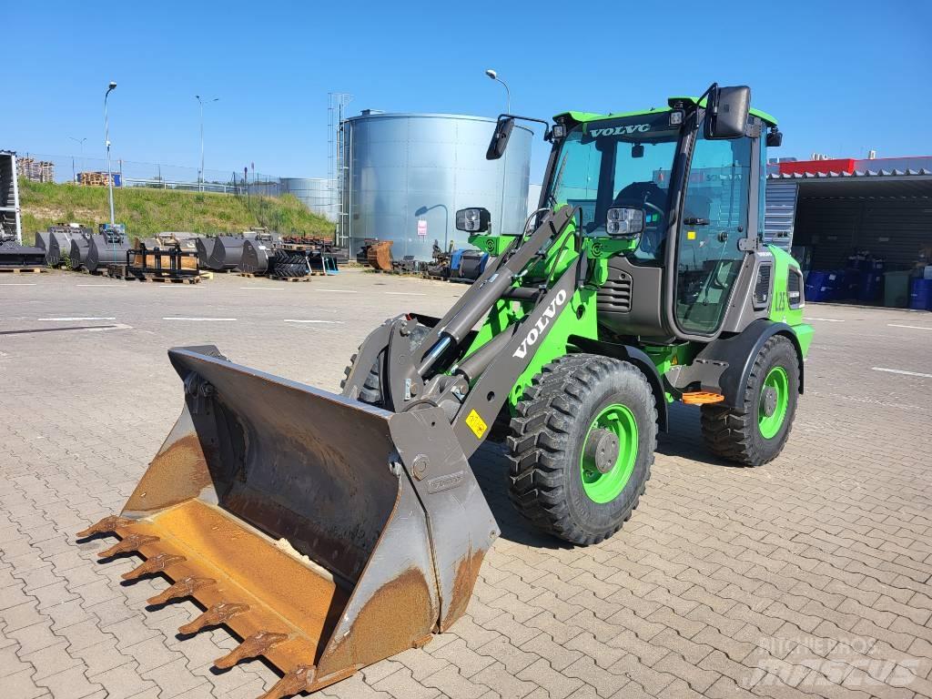 Volvo JL25H ELECTRIC لوادر بعجل