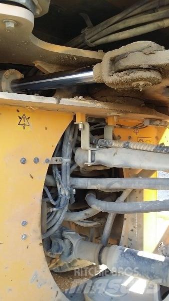 Volvo L180G لوادر بعجل