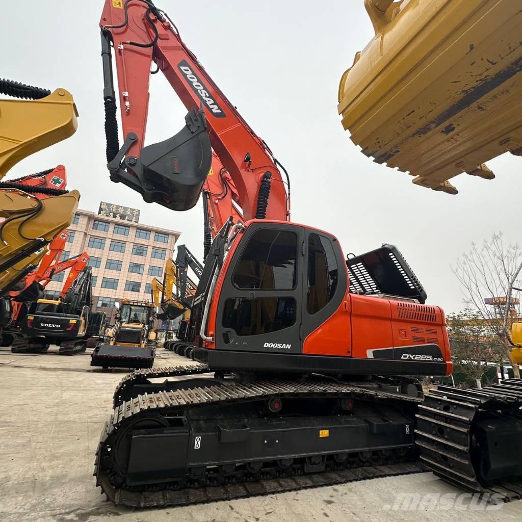 Doosan DX225LC-9C حفارات زحافة