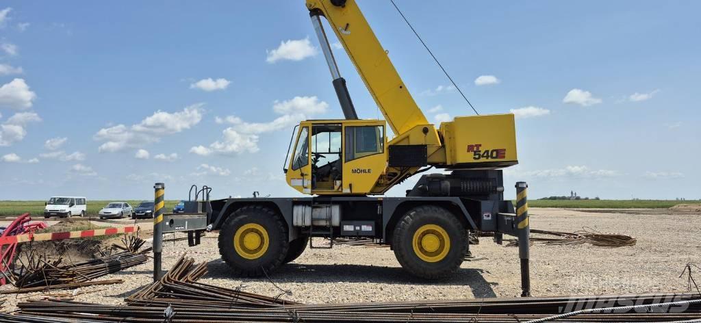 Grove rt540e رافعات الطرق الوعرة