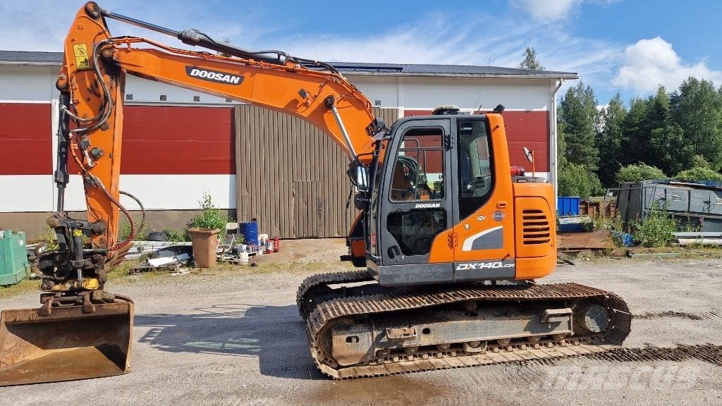 Doosan DX 140 LCR حفارات زحافة