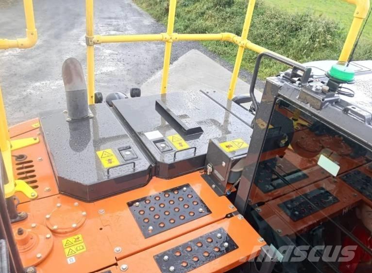 Hitachi ZX 130LCN حفارات زحافة