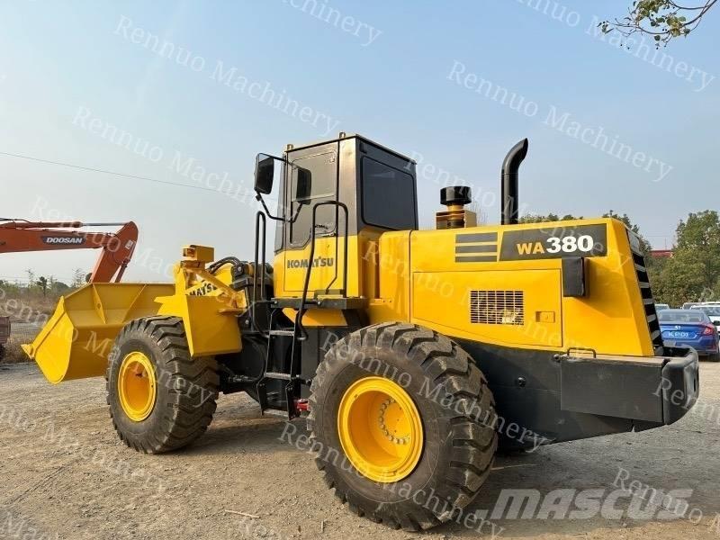 Komatsu WA380 لوادر بعجل