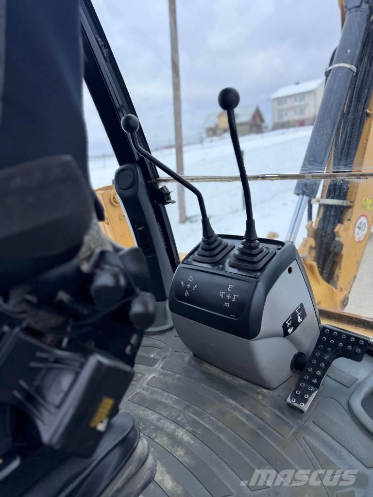 CAT 428 E لوادر ذات جرافات عكسية