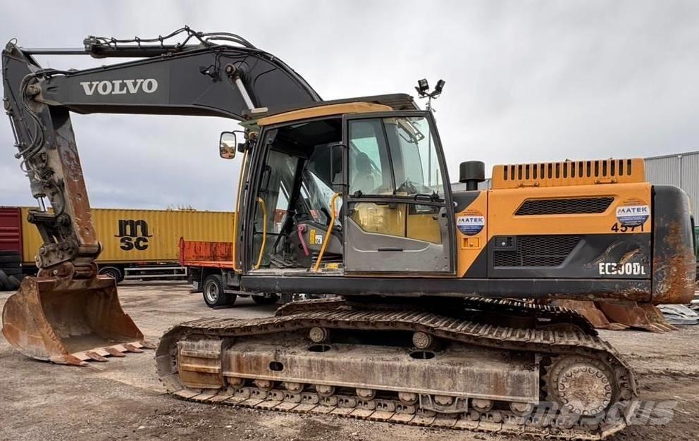 Volvo EC 300 D L حفارات زحافة