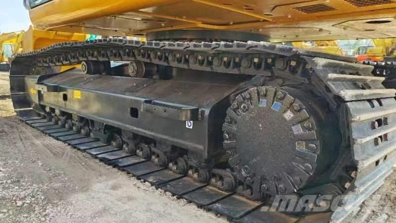 CAT 320D حفارات زحافة