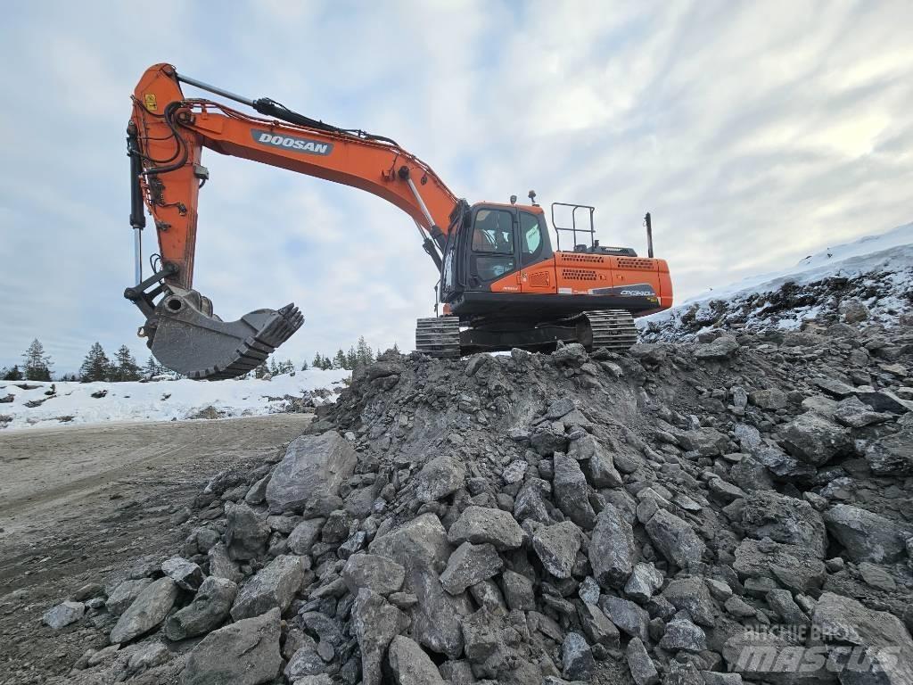 Doosan DX 340 LC حفارات زحافة